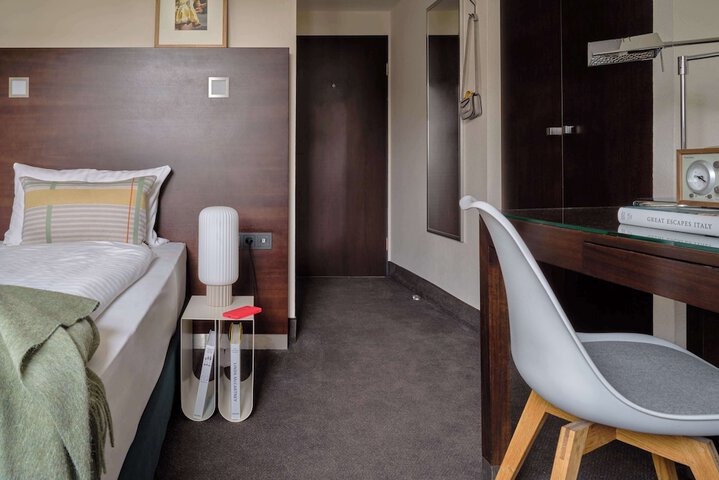 Room 15 of 84