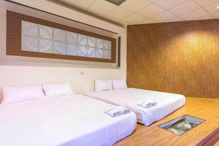 Room 7 of 34