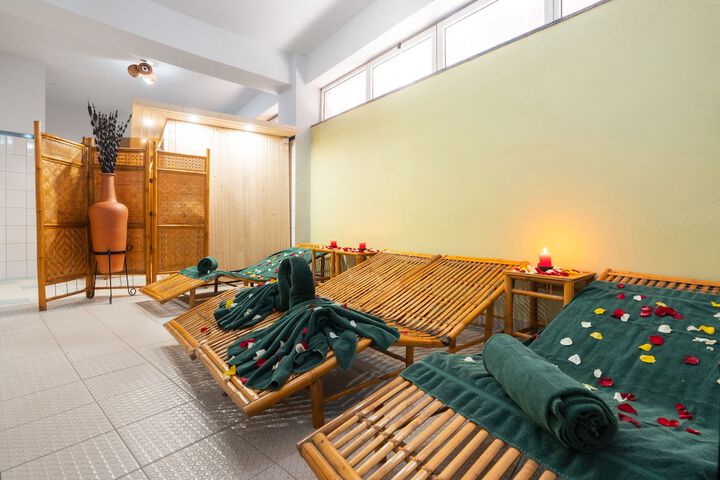 Spa 6 of 7
