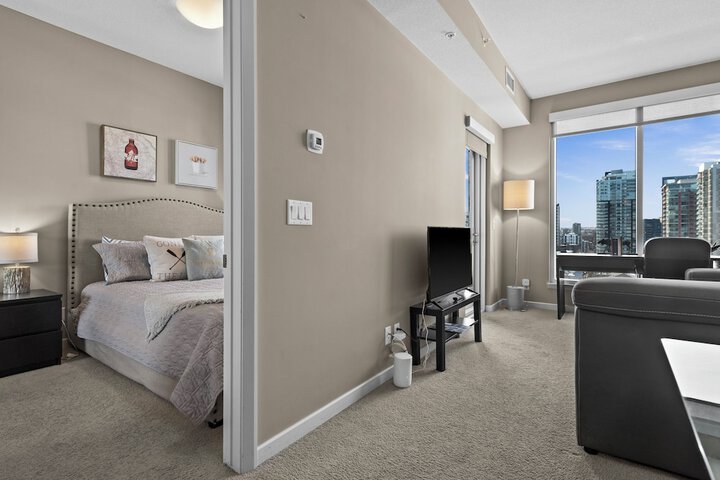 Room 28 of 105