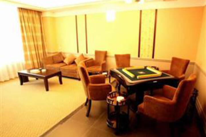 Room 5 of 17