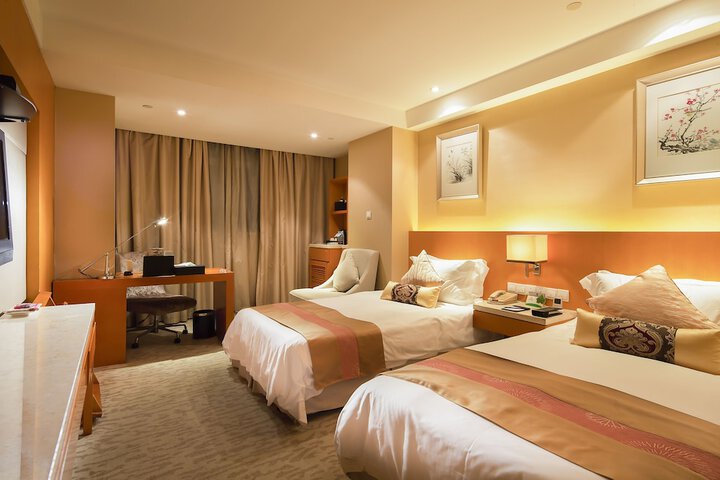 Room 6 of 38