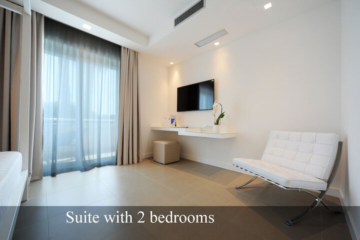 Room 9 of 75