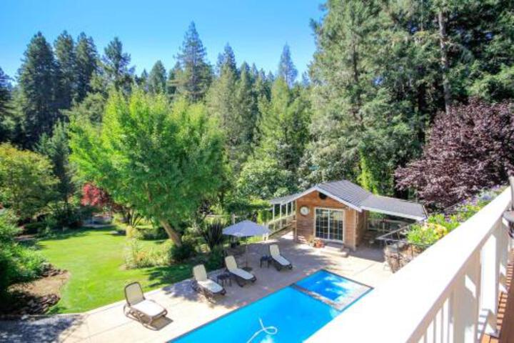 Pocket Paradise in Forestville, CA