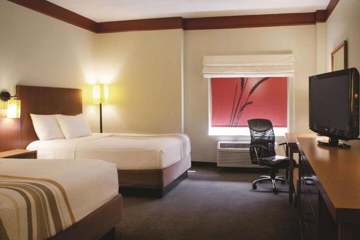 2 Double Beds (2 of 10)
