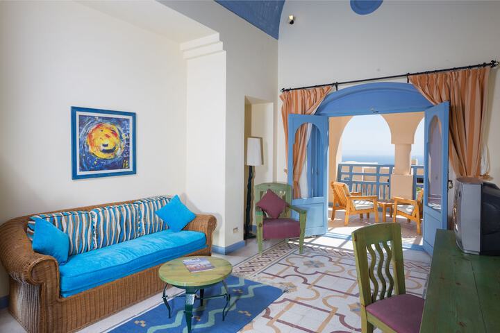 Room 6 of 36