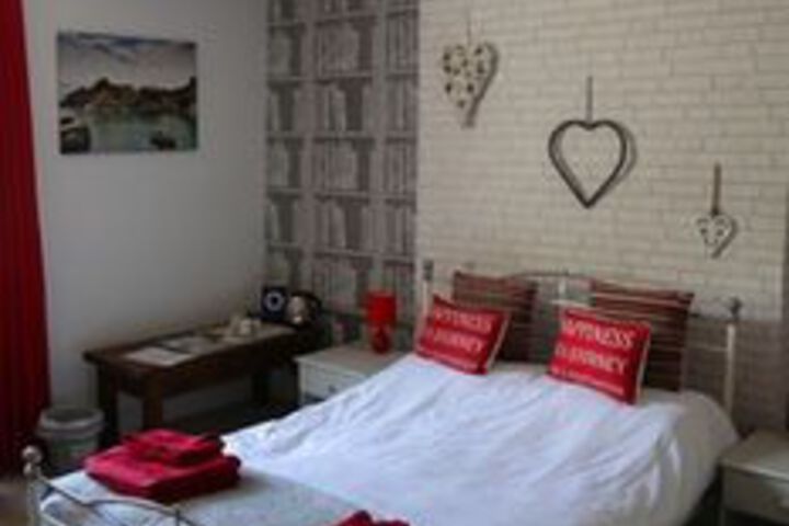 Room 4 of 11