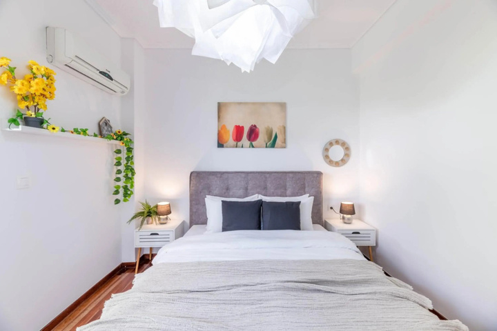Room 2 of 11