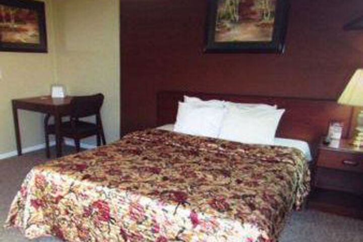 Room 4 of 12