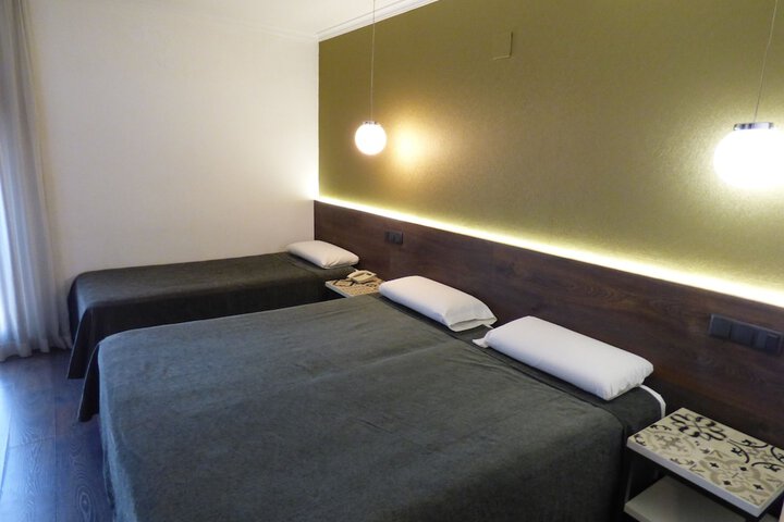 Room 46 of 193