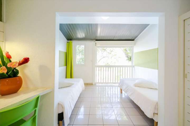 Room 10 of 40