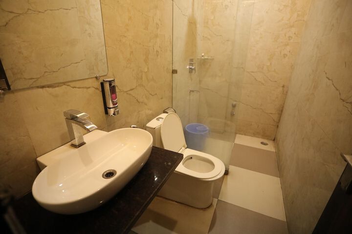 Room 77 of 109