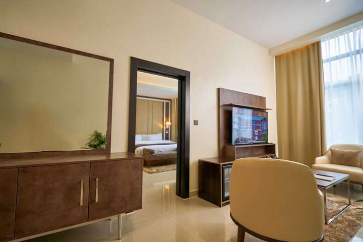 Room 6 of 37