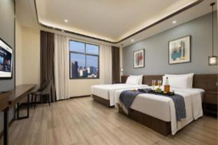 Room 5 of 6