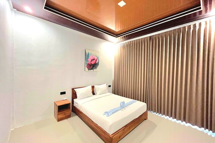 Room 4 of 11