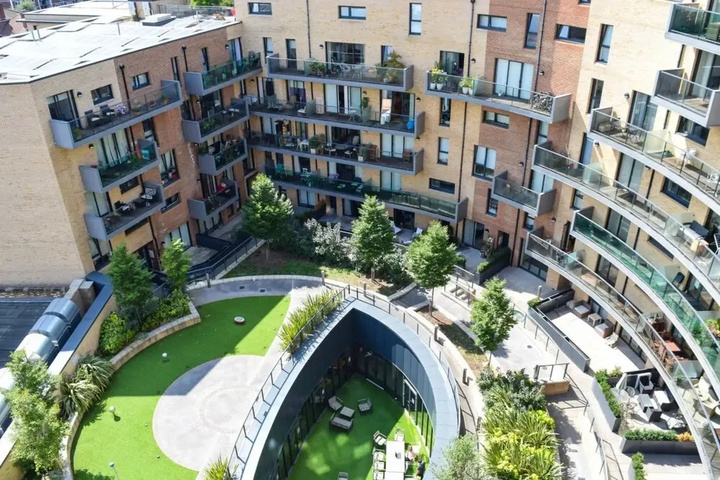 Image of 2 Bedroom Penthouse in Trendy Bermondsey