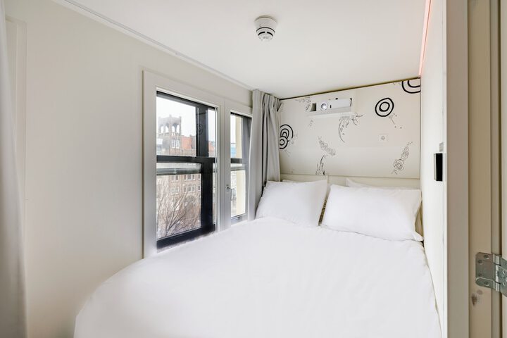 Room 10 of 81