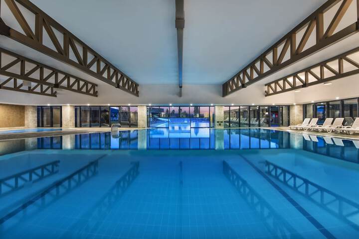 Pools & Facilities
