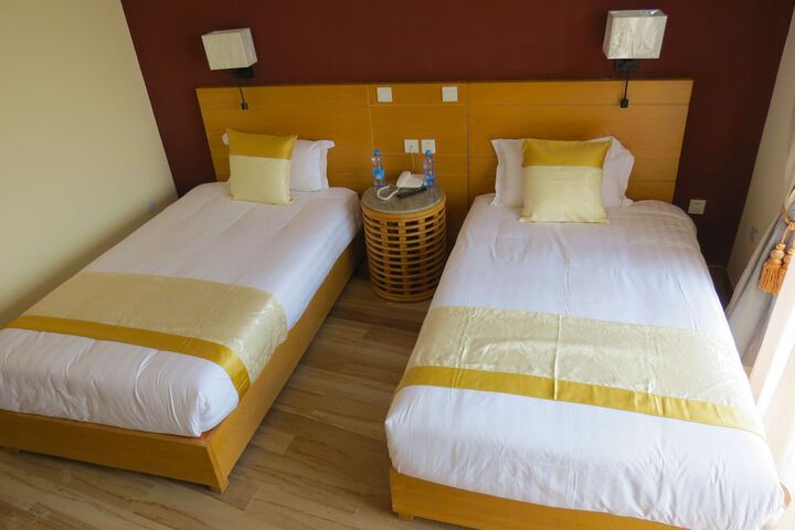 Room 12 of 25