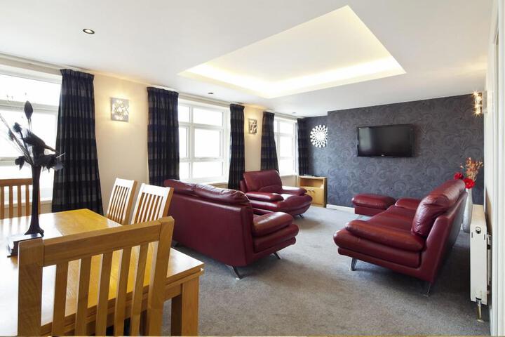 Room 33 of 60