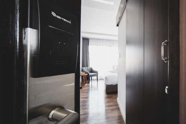 Room 36 of 41
