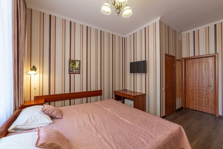Room 111 of 176