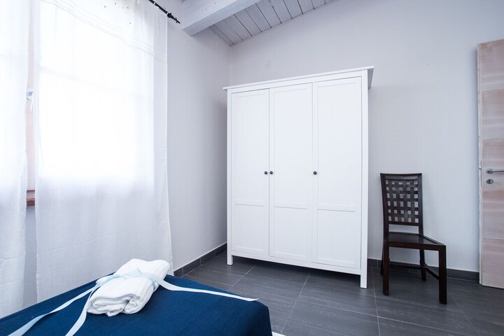 Room 26 of 580