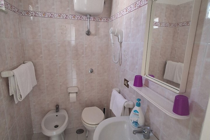 Room 35 of 82