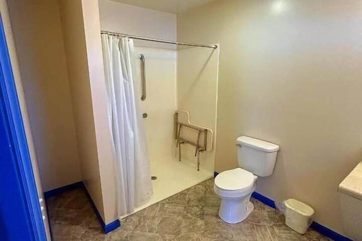 Room 12 of 16