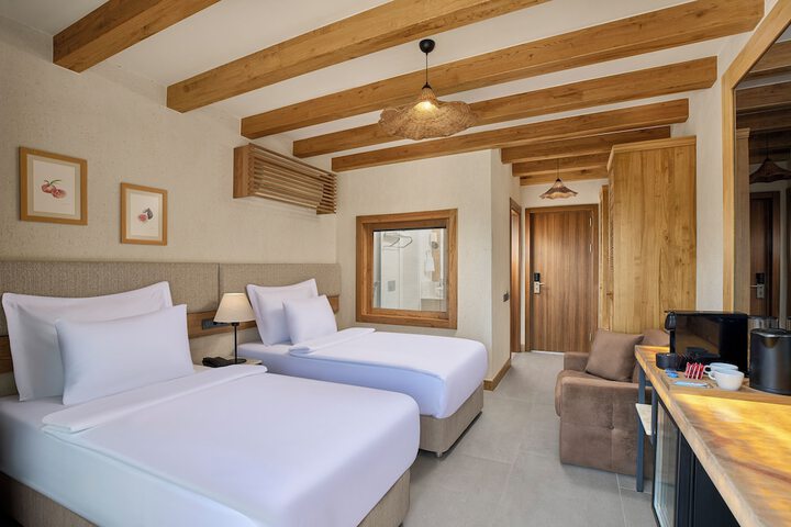 Room 3 of 32