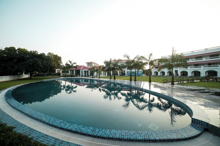 Image of RESORT TITLI