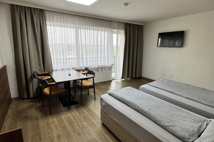 Room 47 of 91