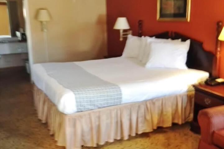 1 King Bed Sofa (7 of 10)