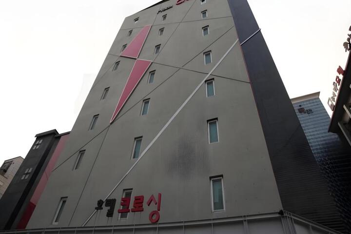 Crossing Hotel