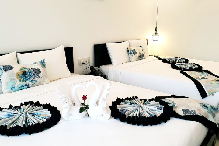 Room 32 of 143