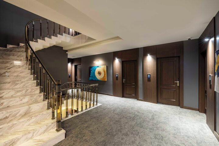 Ballroom/Hall 52 of 63