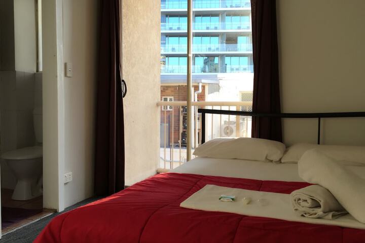 Room 4 of 31