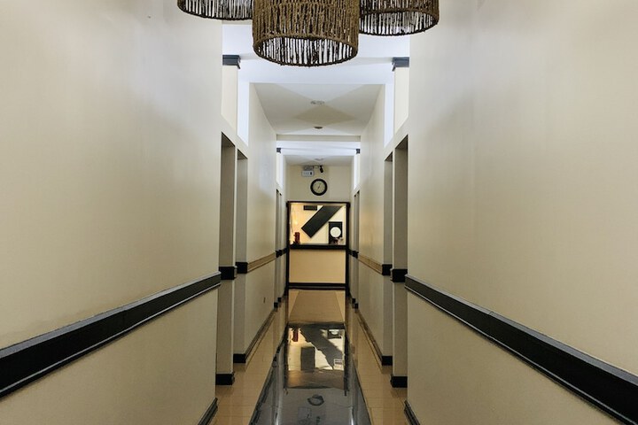 Ballroom/Hall 38 of 59