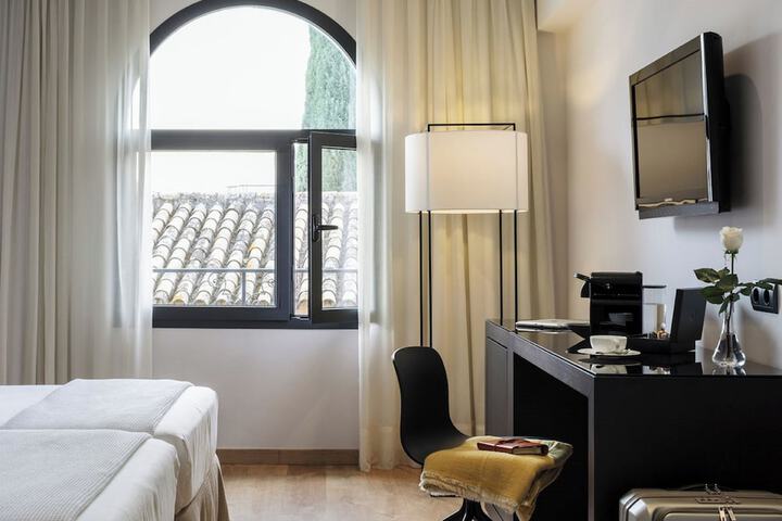 Room 26 of 111