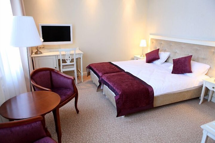 Room 18 of 85