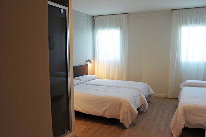 Room 6 of 65