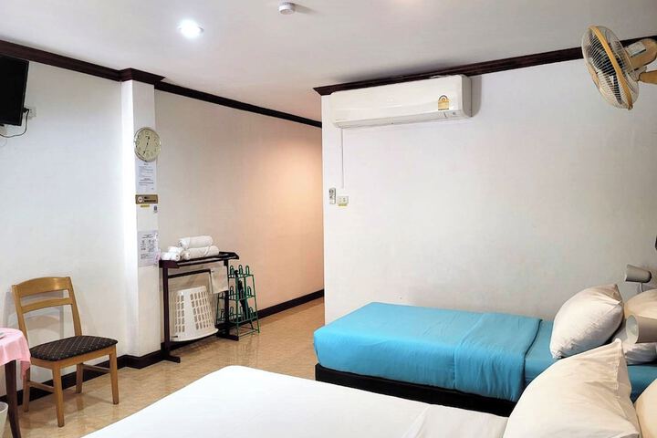 Room 59 of 208