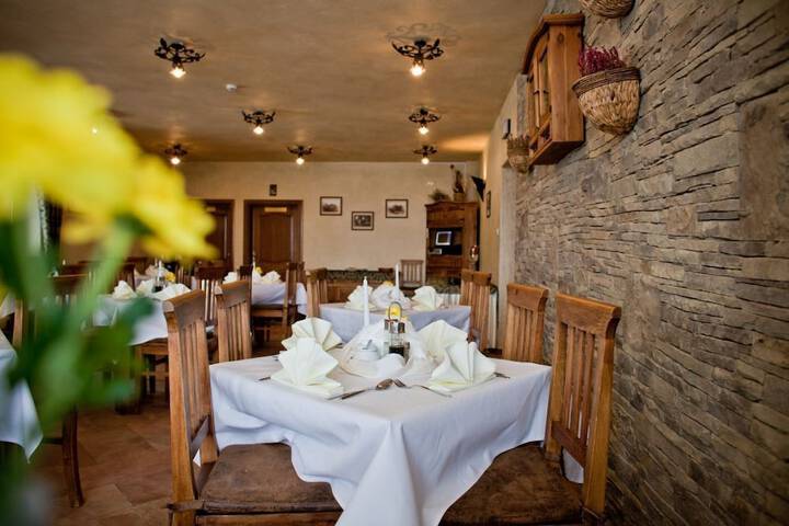 Dining 62 of 83