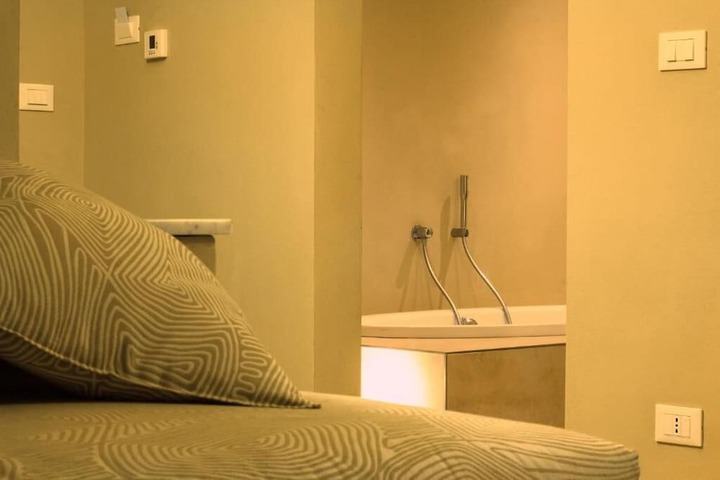 Room 4 of 49