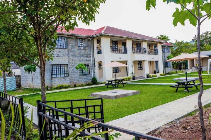 Hotel Exterior 53 of 55