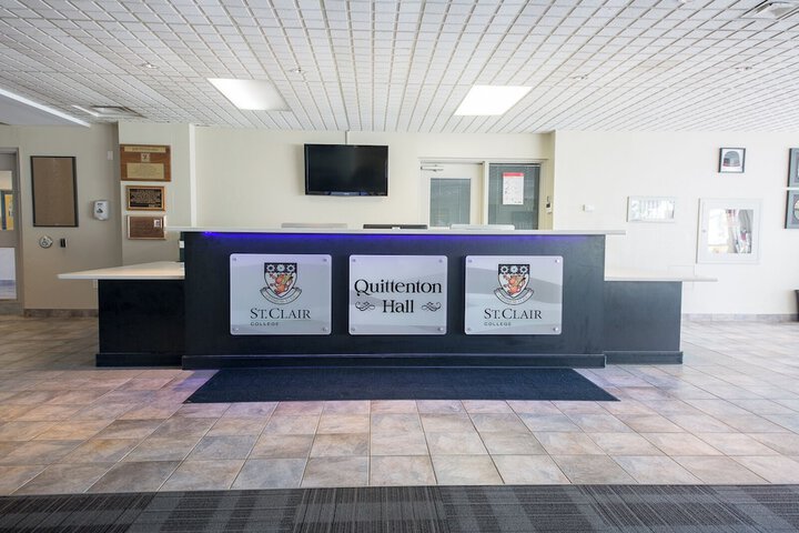 Check-in/check-out kiosk