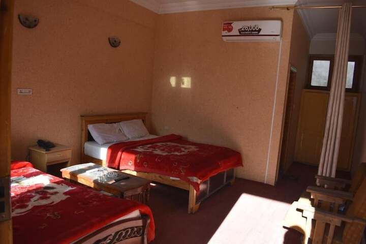 Room 10 of 14
