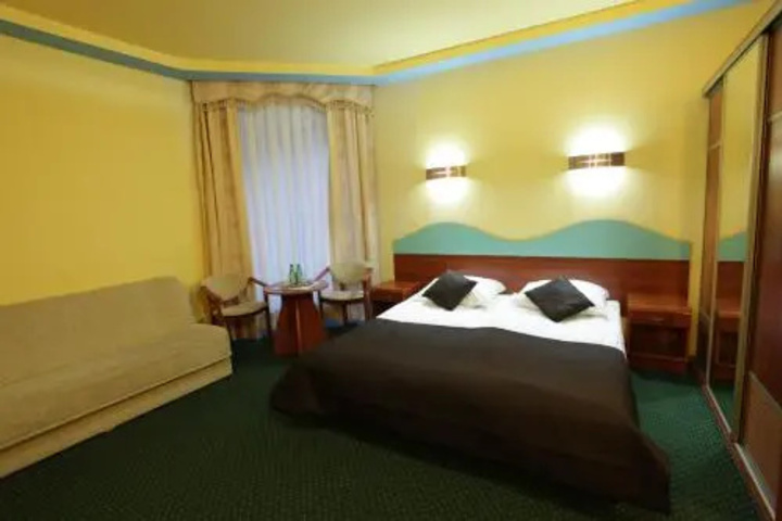 Room 5 of 5