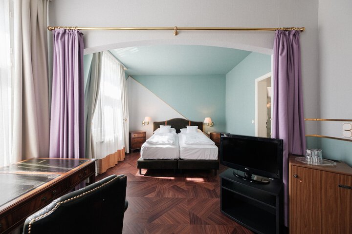 Room 23 of 58