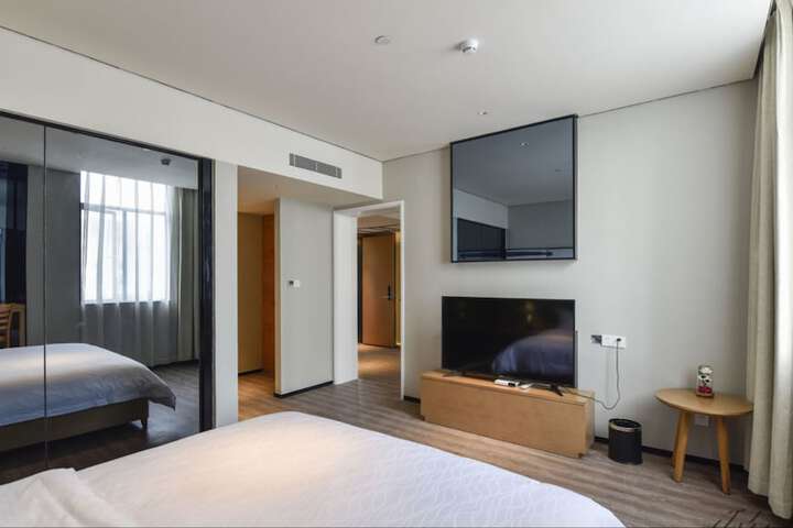 Room 17 of 26